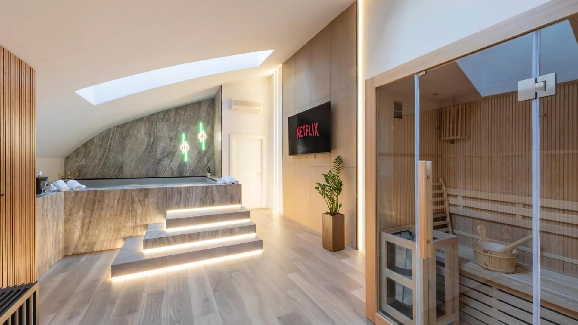 Apartment Piscina Interna Privata E Spa A Milano