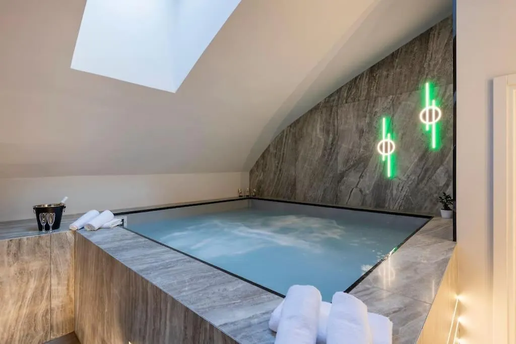 Apartment Piscina Interna Privata E Spa A Milano