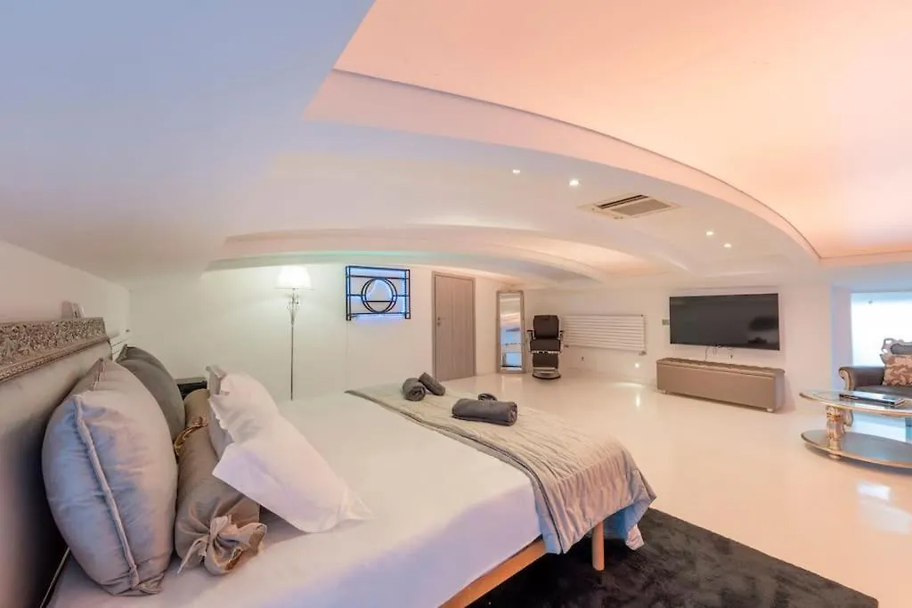 Apartment Piscina Interna Privata E Spa A Milano Italy
