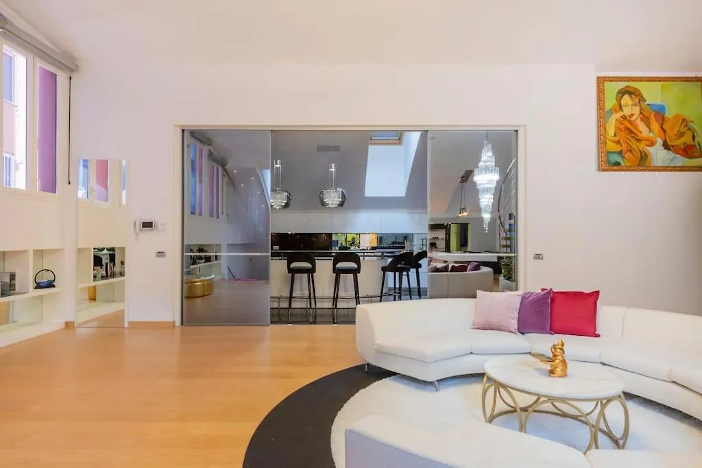Apartment Piscina Interna Privata E Spa A Milano Italy