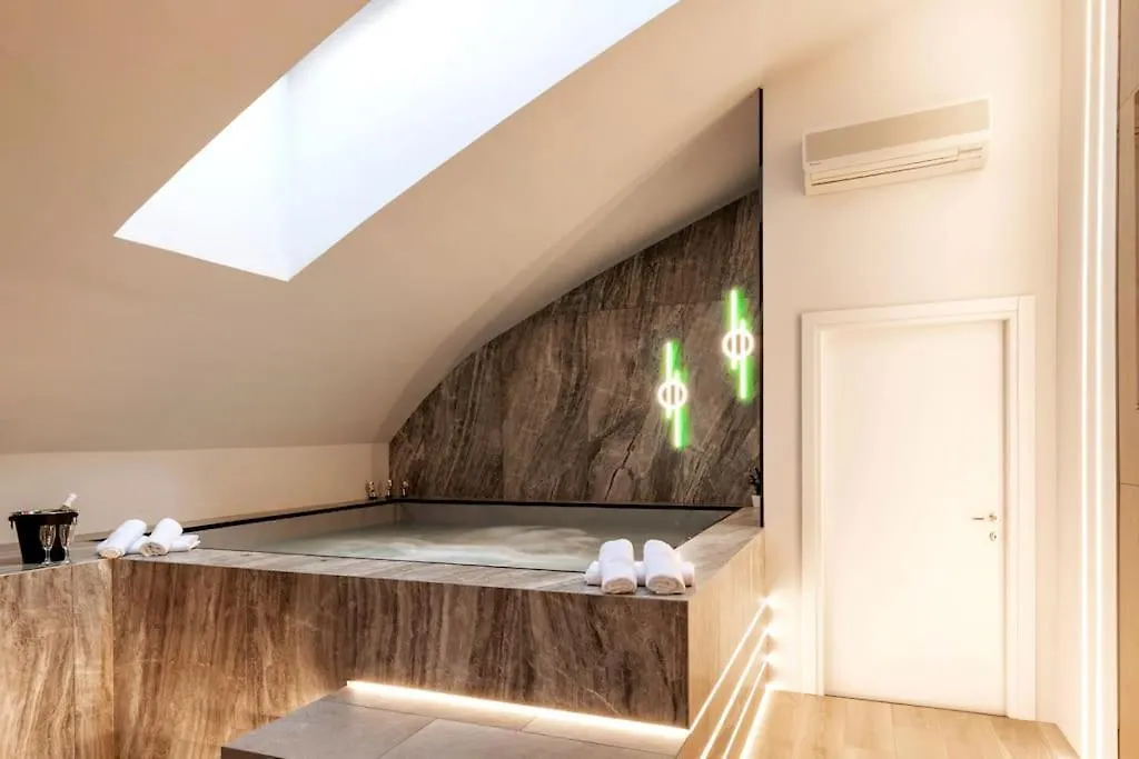 Piscina Interna Privata E Spa A Milano Apartment